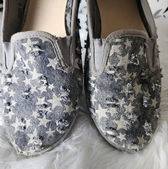 Star Slip-On‎ Distressed Shoes - Picture 2 of 9